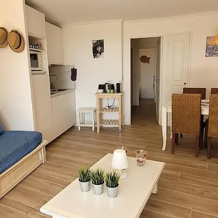 דירה Bright Cocoon With Garden And Sea View גרימו